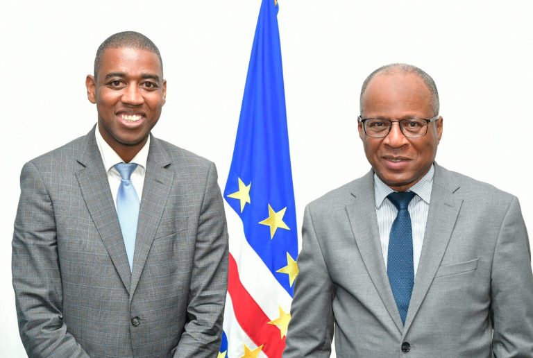 Primeiro-Ministro e Gelson Fernandes discutem novo estádio internacional em Cabo Verde