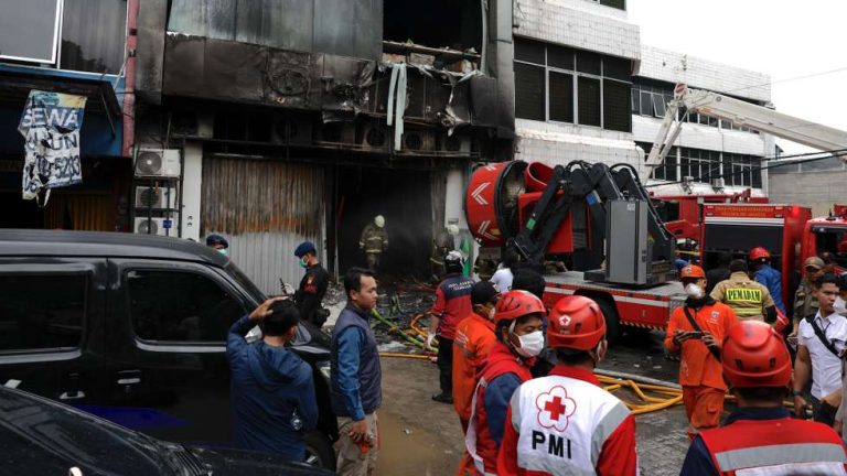 Indonésia. Incêndio em edifício comercial em Jacarta faz pelo menos 20 mortos