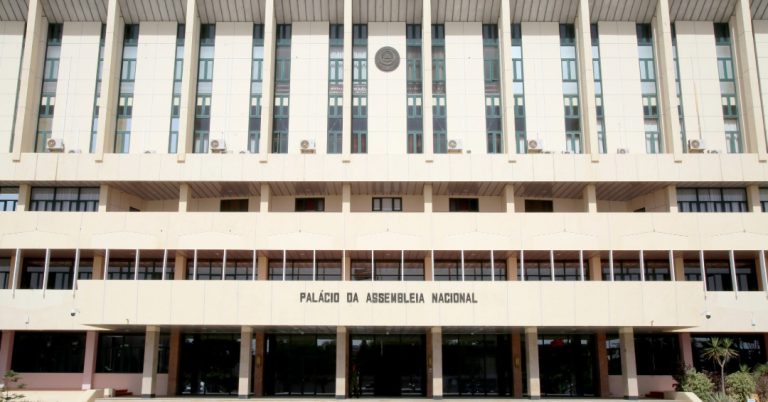 Orçamento do Estado para 2025 discutido na especialidade
