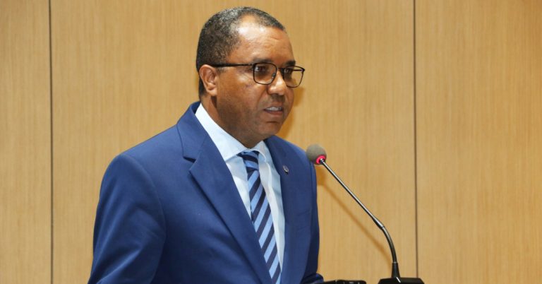Ministro da Educação defende fortalecimento do Português como “língua de união”