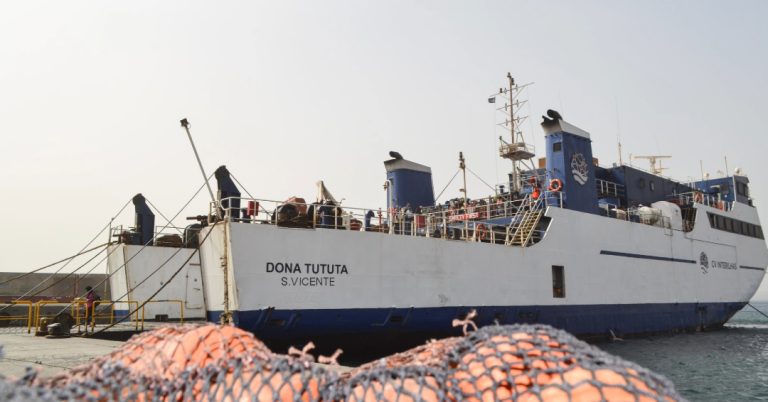 Navio D. Tututa volta a operar amanhã
