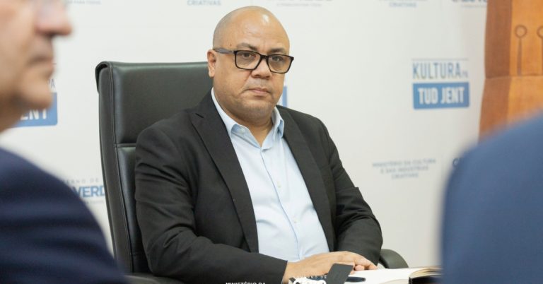 Ministro da Cultura reforça diálogo com agentes do Carnaval Mindelense