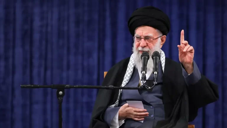 Presidente dos EUA anuncia morte de Ali Khamenei em operação militar