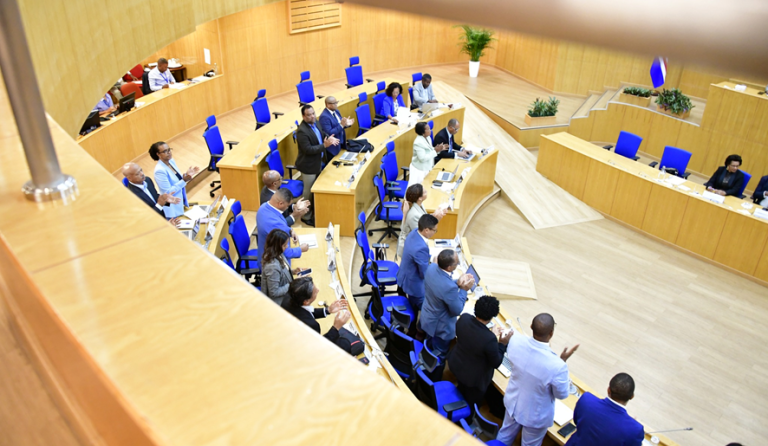 Aprovado regime especial de reforma antecipada para trabalhadores de água e saneamento de SA e SN
