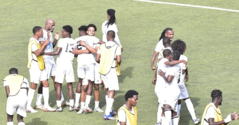 Académica da Praia encerra primeira volta com 11 vitórias em 11 jogos