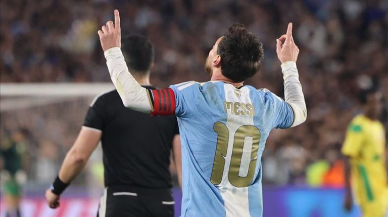 Messi fecha ciclo de 21 anos na seleção de Argentina