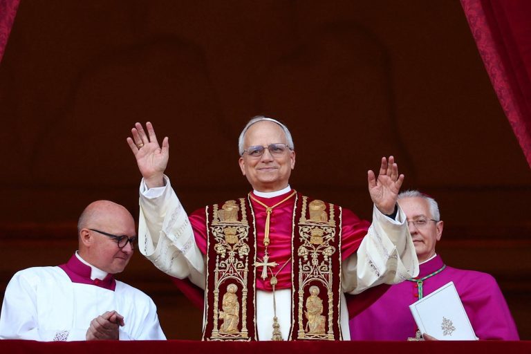 Papa Leão XIV promete uma Igreja missionária, sinodal e comprometida com a paz