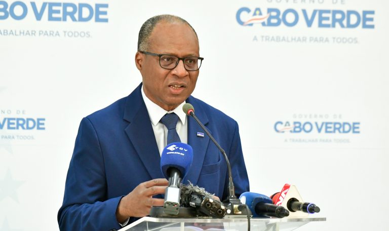 Primeiro-Ministro participa nas festividades do Município do Paul