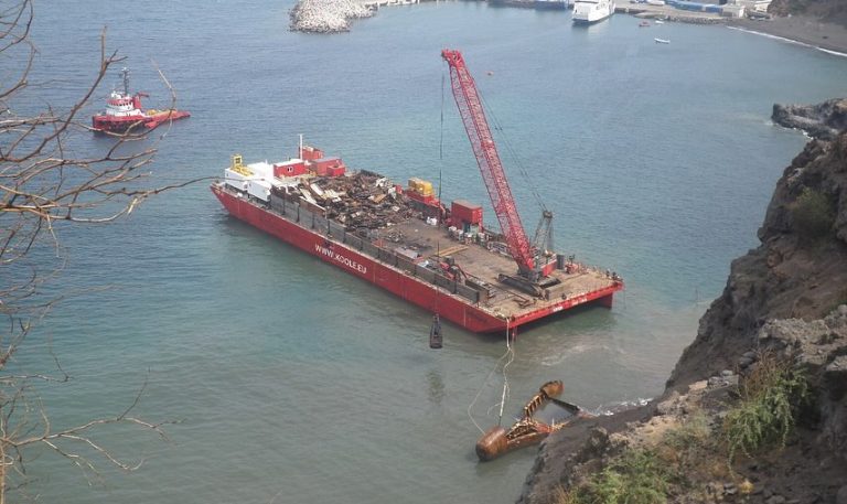 Processo de desmantelamento do navio DEIMOS entra na fase final