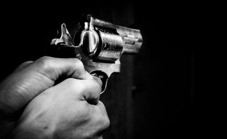 Jovem de 20 anos detido por assalto à mão armada na Cidade da Praia