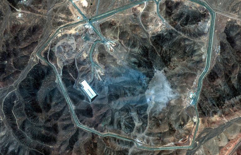 Israel volta a atacar central nuclear de Fordow no Irão