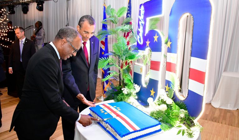 PM destaca trajetória de superação e desenvolvimento de Cabo Verde