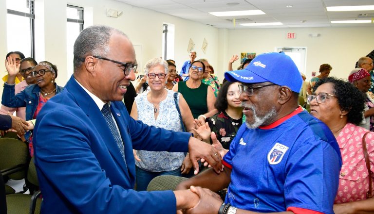 PM destaca exemplo de inclusão e dignidade no Centro de Dia de Cuidados de Saúde para Adultos nos EUA