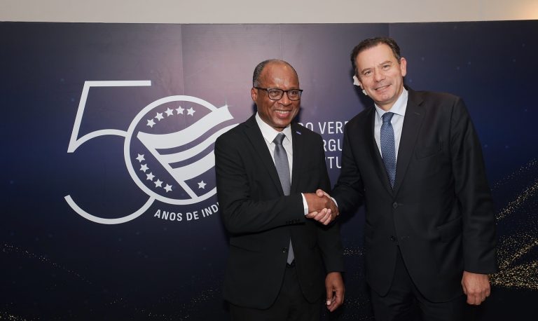 Ulisses Correia e Silva manteve encontro com Luís Montenegro em Lisboa