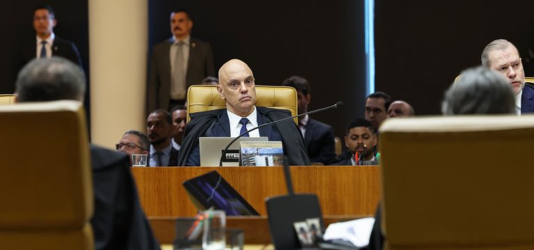 Brasil/STF em tensão. Pedido de vista suspende análise sobre investigação de Alexandre Moraes