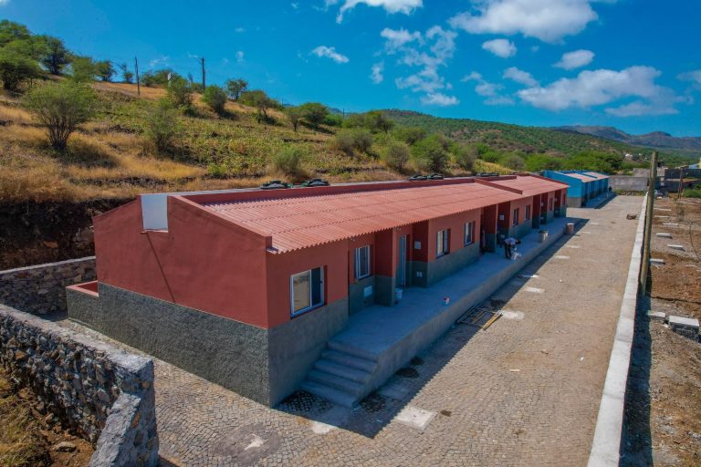 Governo entrega mais 14 casas sociais em São Miguel, reforçando aposta na habitação digna