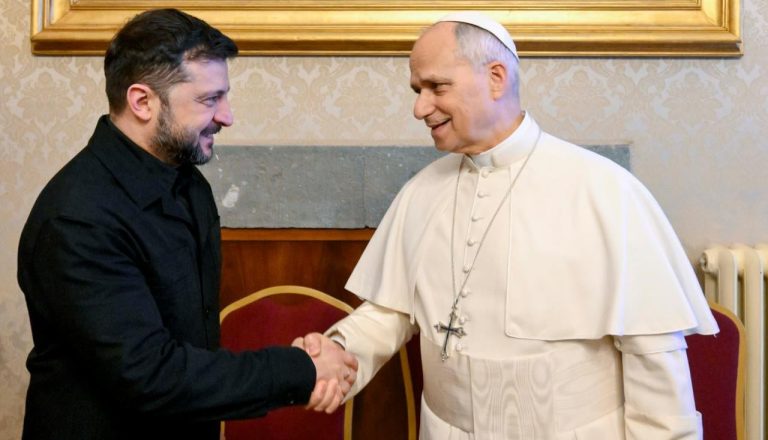 Papa pede diálogo urgente para alcançar paz justa na Ucrânia