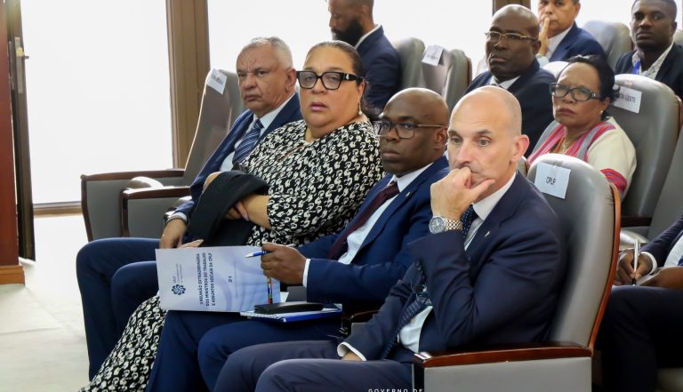 Embaixador da Guiné-Bissau abandona II Fórum de Saúde e Segurança no Trabalho da CPLP na Praia