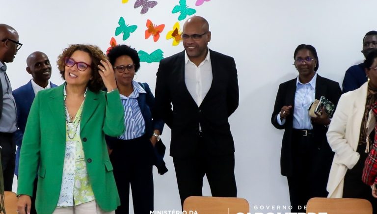 Governo inaugura Centro de Emergência Infantil de Santiago Norte