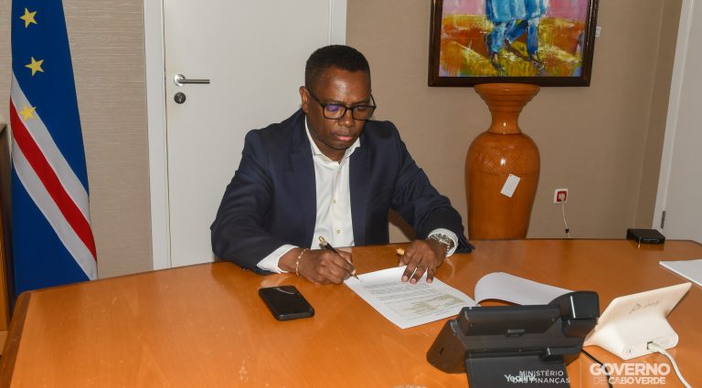 Cabo Verde mobiliza 33,3 milhões de Euros da UE para modernização sustentável dos portos