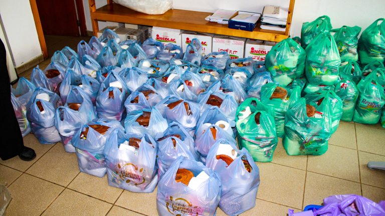 Câmara Municipal do Sal beneficia 300 famílias com cestas básicas durante a quadra festiva