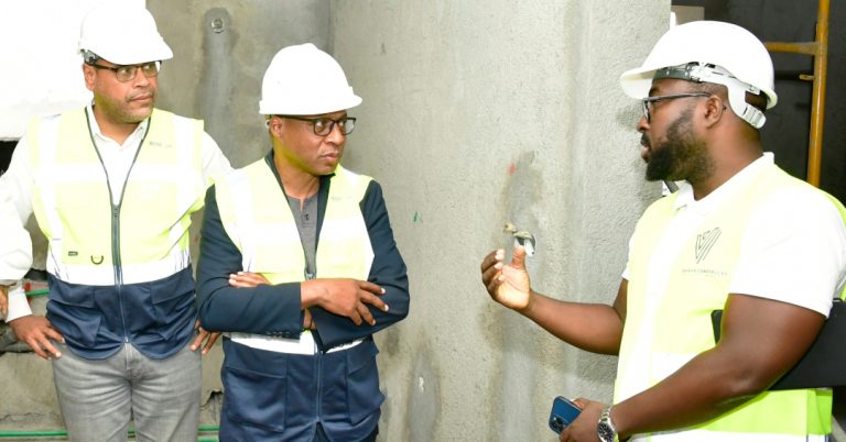 Primeiro-Ministro visita obras de habitações sociais em São Lourenço dos Órgãos e Santa Catarina