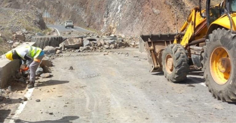 ECV remove rochas instáveis e melhora segurança na estrada Janela/Porto Novo