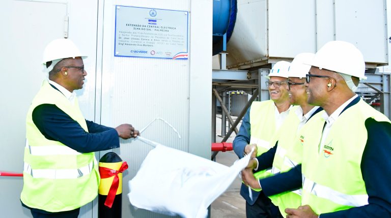 Governo inaugura nova Central Elétrica da Palmeira