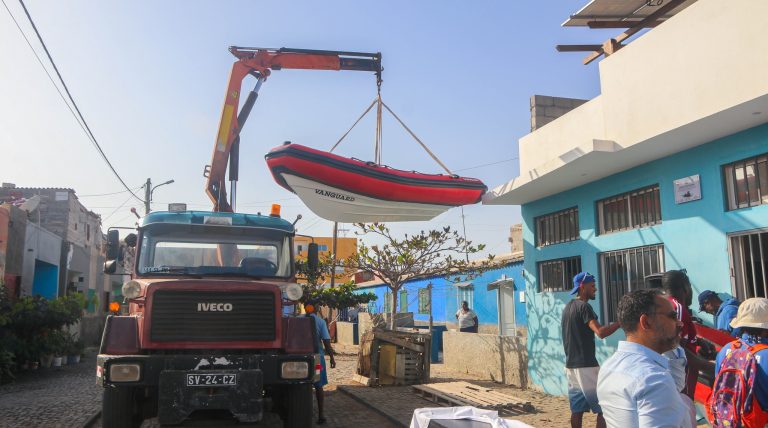 Executivo investe até 20 mil contos no apoio aos pescadores do Sal