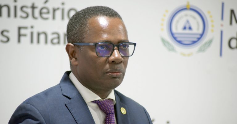 Governo suspende atualização automática de preços para travar impacto da crise energética