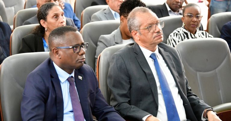 Cabo Verde tem stock suficiente de combustíveis apesar da crise no Médio Oriente