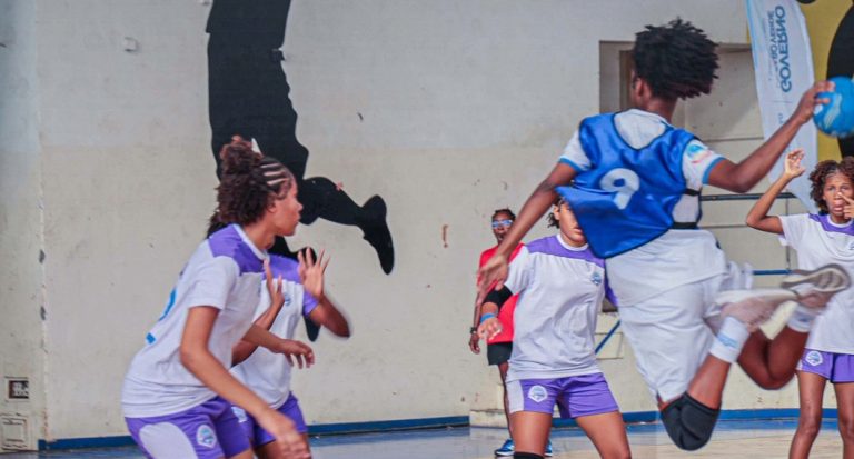 Vitórias expressivas e jogos renhidos marcam segundo dia das Olimpíadas do Desporto Escolar