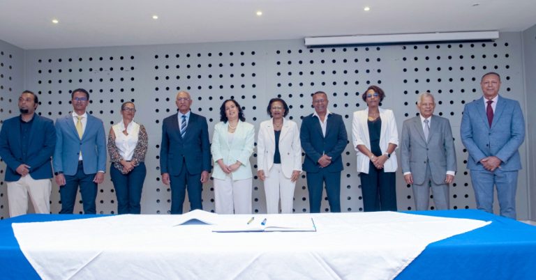Ministra da Justiça empossa comissão para revisão do Código Civil