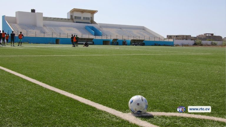 EPIF e Bola Pra Frente disputam final do nacional sub-17 no Maio