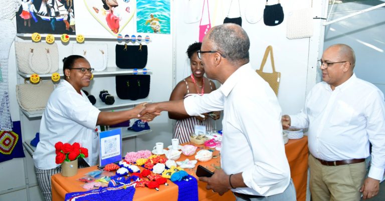 Primeiro-Ministro destaca economia criativa na abertura da feira do AME