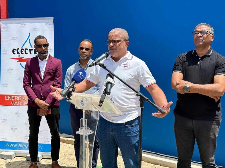 Edifício técnico e administrativo da Electra em Espargos de cara nova