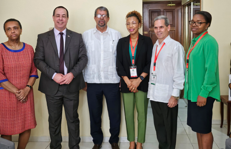 Cabo Verde quer reforçar presença de médicos Cubanos no País