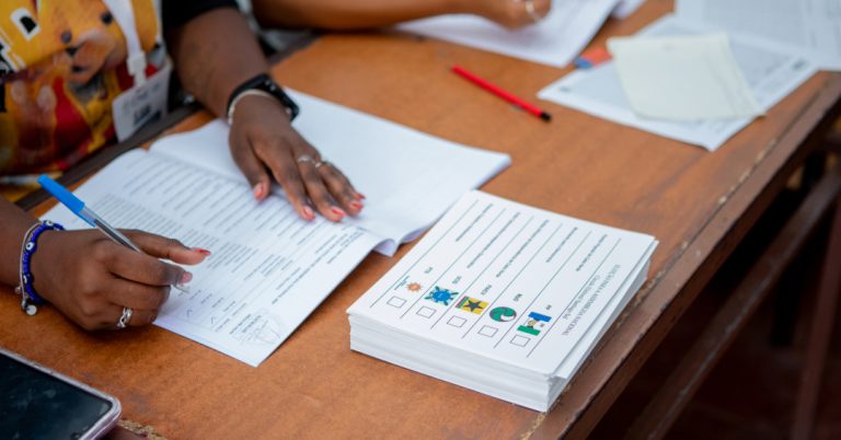 Pagamentos aos membros das assembleias de voto em curso, assegura CNE