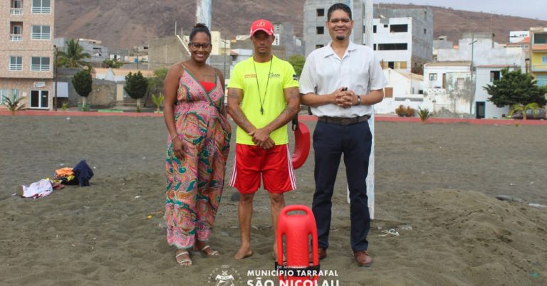 Tarrafal de São Nicolau reforça segurança nas praias com oito nadadores-salvadores