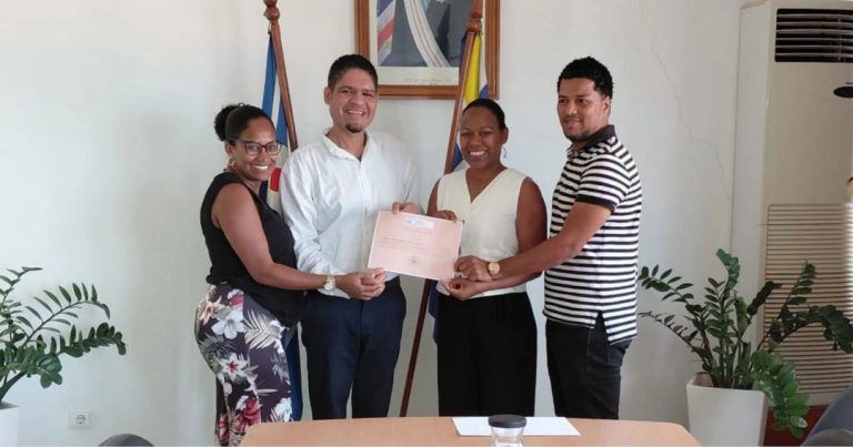 Câmara do Tarrafal de São Nicolau distinguida pelo apoio ao setor da educação