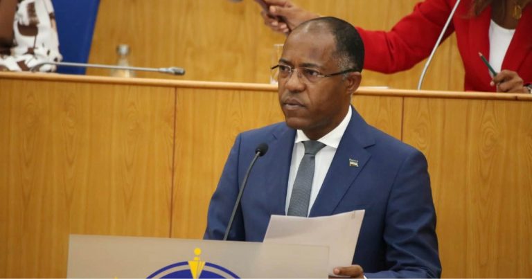 Estado da Nação. Primeiro-ministro acusa anterior Governo de ocultar situação financeira e promete “governar com verdade”