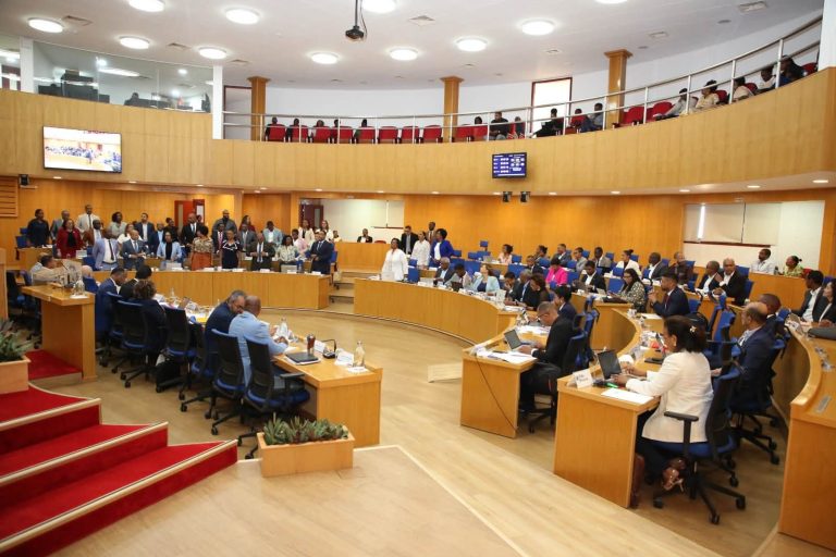 100 dias de Governo. MpD acusa PAICV de apropriação de medidas anteriores e UCID questiona resultados