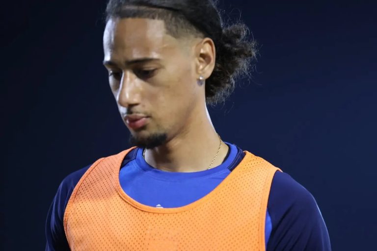 Steven Moreira e Hélio Varela deixam estágio da seleção por lesão