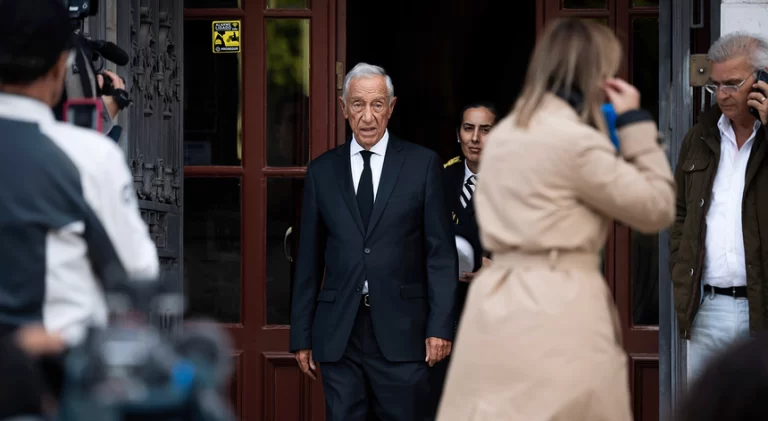 Marcelo Rebelo de Sousa visita familiares de Odair Moniz