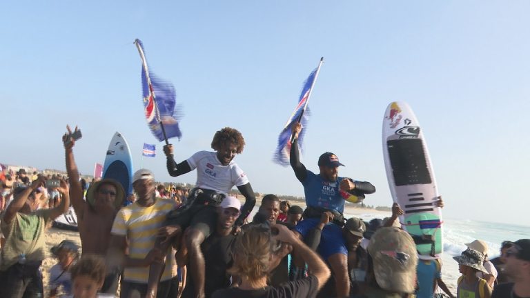 Airton Cozzolino conquista circuito mundial de Kitesurf em Ponta Preta