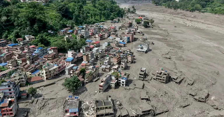 Enxurradas no Nepal e Tibete já causaram 543 mortes