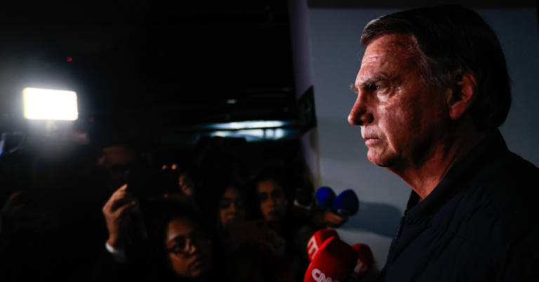 Vigilância reforçada na residência de Jair Bolsonaro a dias de julgamento