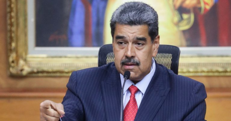 Acusado de narcotráfico, EUA oferecem 50 milhões de Dólares para captura de Nicolás Maduro