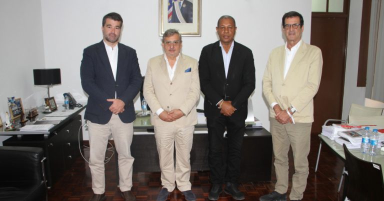 Câmara do Porto apoia São Vicente com 100 mil Euros e viatura de limpeza