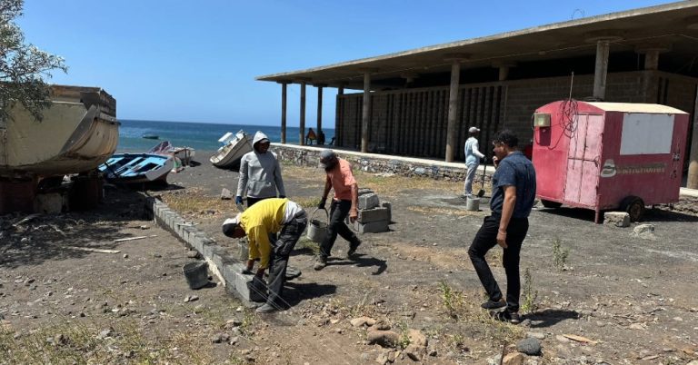 Câmara de Tarrafal de SN inicia construção de espaço provisório para peixeiras e tratadores de peixe